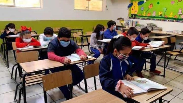 AMLO: En plena tercera ola de Covid-19, SEP presenta protocolo para regreso a clases presenciales