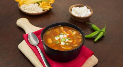 Ideal para recibir el Mes Patrio: Así podrás preparar un delicioso caldo de pollo ranchero