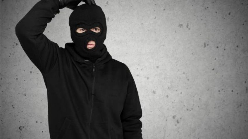 ¡Increíble! Ladrón se aplica gel antibacterial antes de asaltar farmacia en Brasil