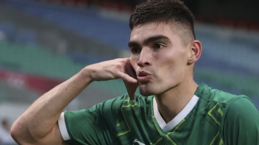 Johan Vásquez firma contrato con el Genoa de Italia; así se despidió de los Pumas