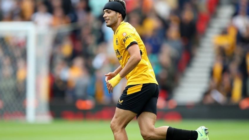 Raúl Jiménez tiene amargo regreso; Wolvehampton cae ante Leicester en el inicio de la Premier