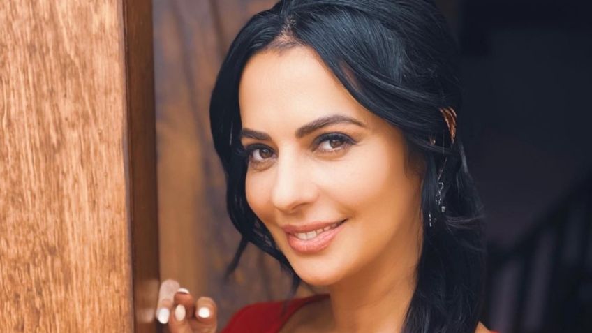 VIDEO: En cámara lenta, Cecilia Galliano sale de la piscina con espectacular bañador