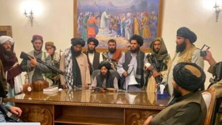 VIDEO: Habitantes de Afganistán, desesperados por salir del país; talibanes toman el control