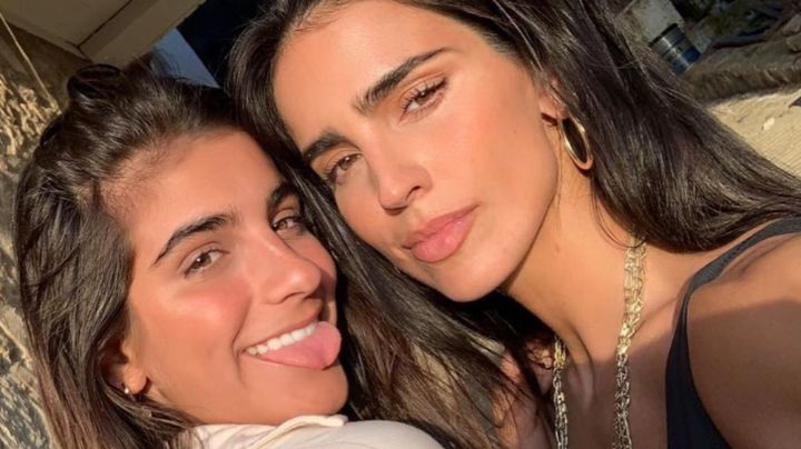 Mar Alexa, hija de Bárbara de Regil, impacta con espectacular bañador azul en la playa