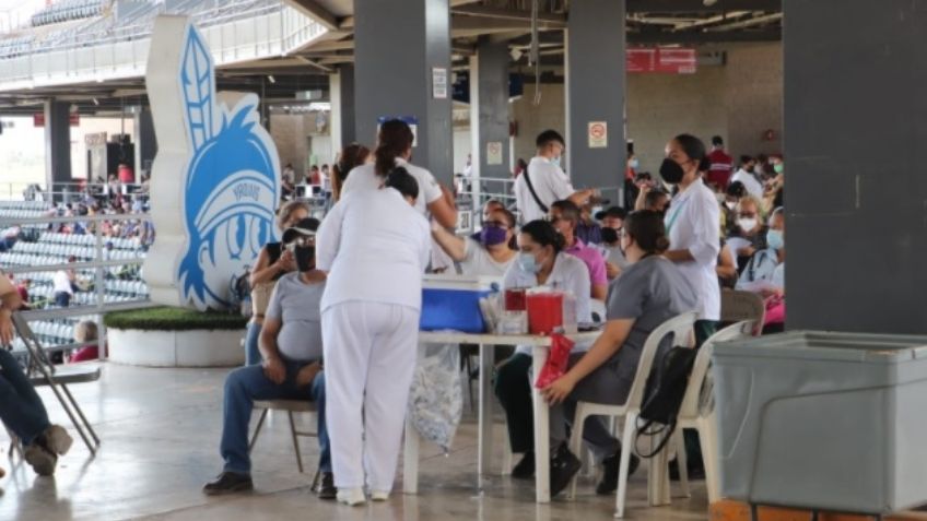 Finaliza vacunación contra Covid-19 en la frontera de México con EU; ¿cuándo se abrirá?