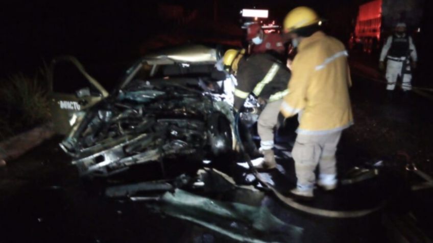 Atroz final: Periodista muere en accidente vial tras quedar prensado; su auto quedó deshecho