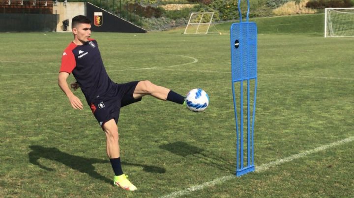 ¡Ya suda la camiseta! Johan Vásquez ya entrena con el Genoa de la Serie A de Italia