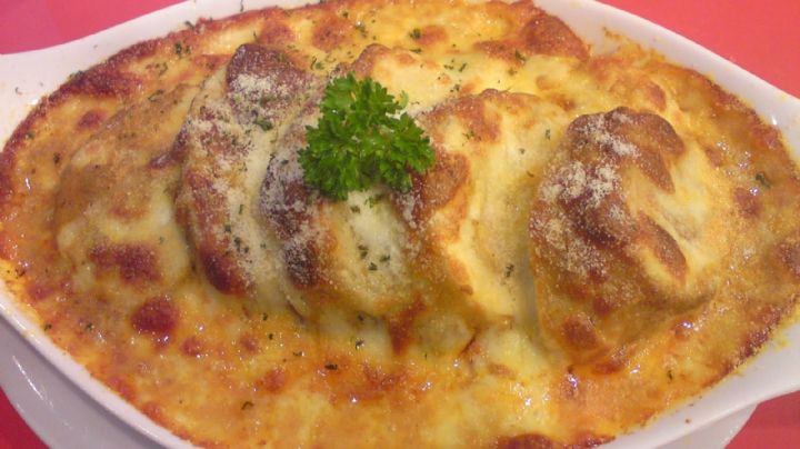 ¿No sabes qué cenar? Este pollo gratinado al curry te salvará la vida