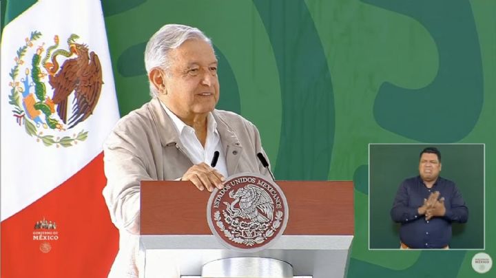 Pese a desastres por 'Grace', AMLO insiste en regreso a clases presenciales en Veracruz