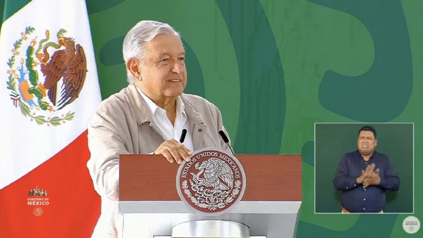 Pese a desastres por 'Grace', AMLO insiste en regreso a clases presenciales en Veracruz