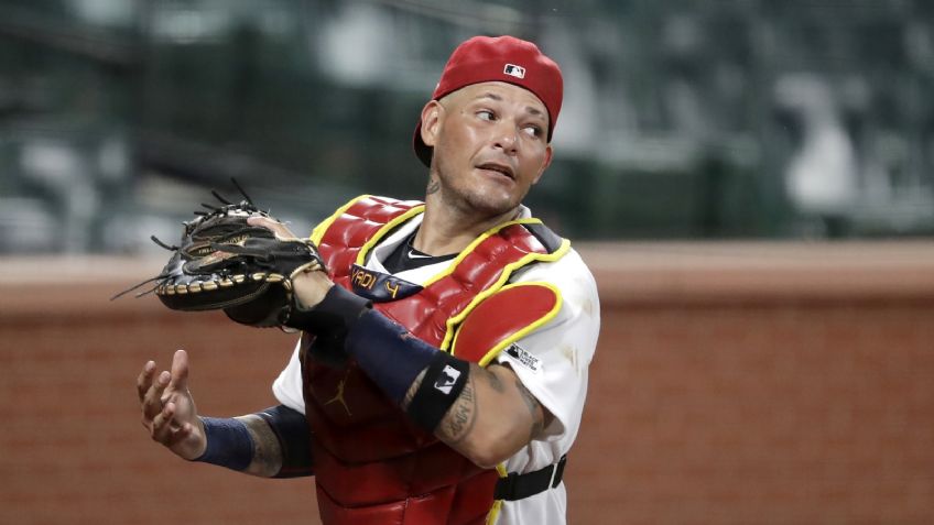 Yadier Molina anuncia su retiro con los Cardenales tras la campaña 2022