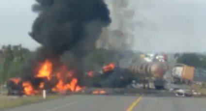 Brutal choque en carretera San Luis-Lagos de Moreno: Chofer de una pipa muere prensado y calcinado