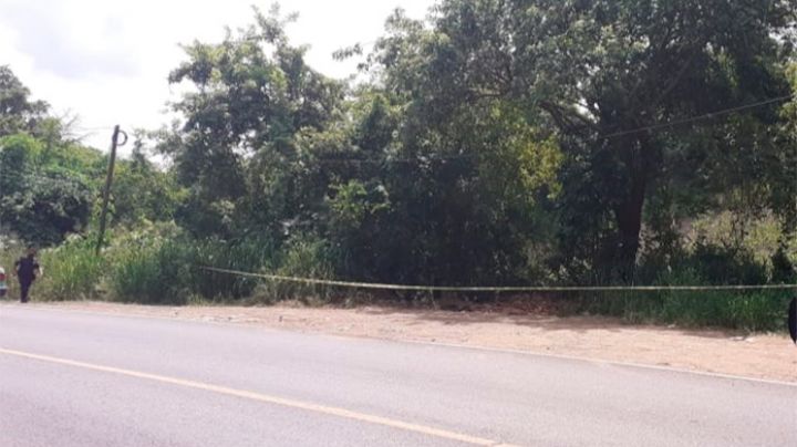 Terrorífico: Calcinado y sin extremidades, abandonan el cuerpo de una fémina en un baldío