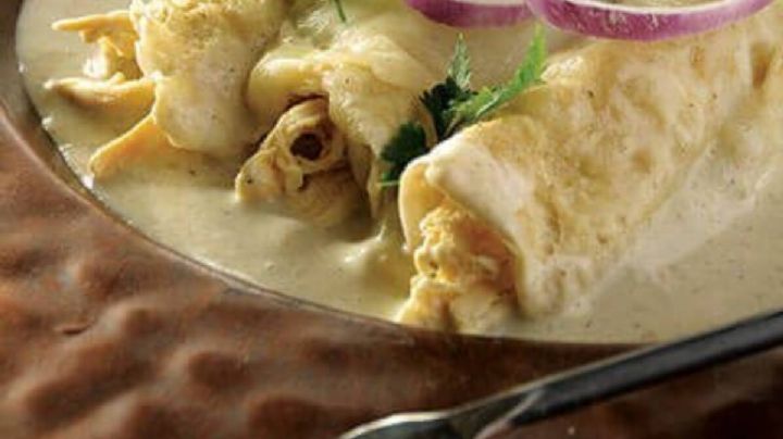 ¡De no creerse! Consiente a tu familia con estas originales enchiladas de pollo blancas
