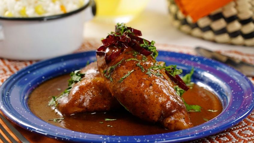 ¿Te gusta la comida picante? Entonces, este pollo en chile morita es para ti