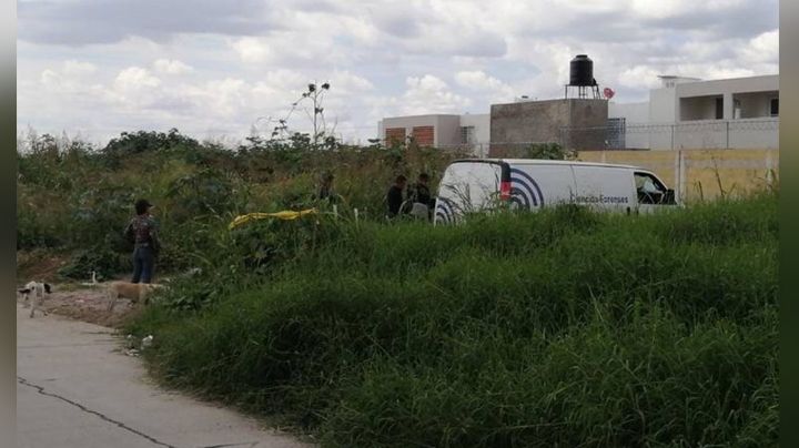 Jalisco: Crimen organizado abandona el cuerpo de un joven en terreno enmontado