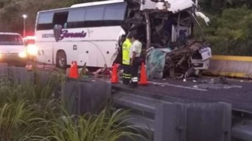 Fatal accidente vial provoca la muerte de 2 hombres en una autopista