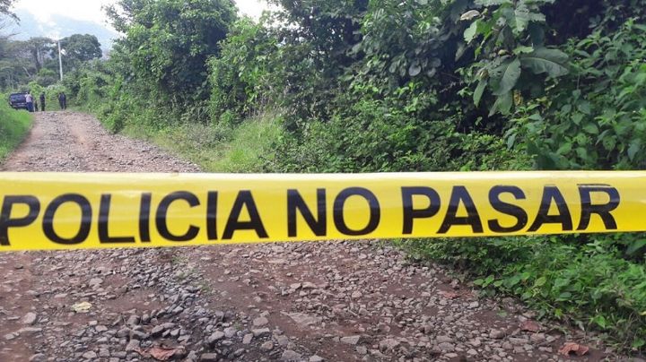 Encuentran el cadáver de un hombre al interior de un predio baldío en Nuevo León