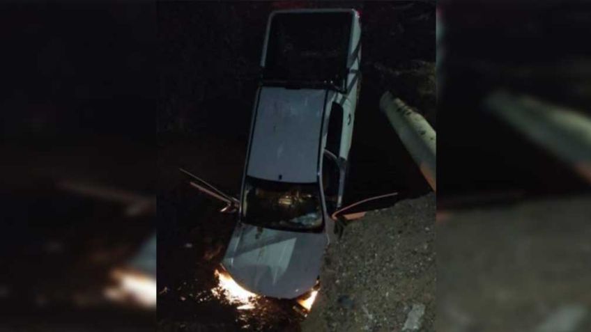 Cajeme: ¿Y la reparación? De nueva cuenta socavón se 'traga' un vehículo