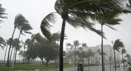 Tormenta tropical 'Olaf' amenaza con lluvias fuertes a Jalisco y Baja California Sur