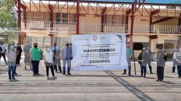 Docentes de Escuelas Normales se manifiestan en Cajeme; exigen respuesta al proyecto de reclasificación