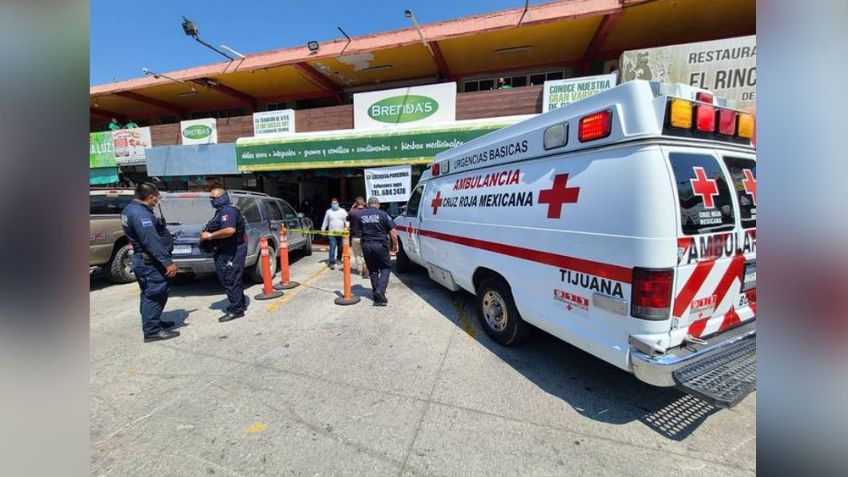 Sujetos armados invaden mercado y asesinan sin misericordia a un hombre en Tijuana