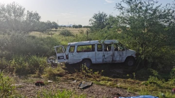 Mueren 2 jornaleros en trágico accidente en carretera Hermosillo-Bahía de Kino; hay 15 heridos