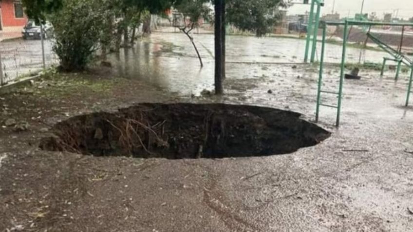 Habitantes de Ecatepec, preocupados por enorme socavón de 4 metros de diámetro