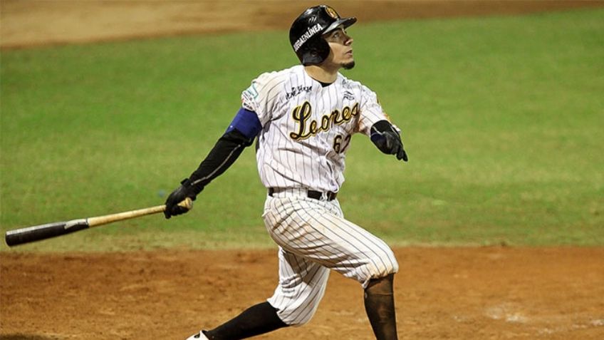 Carlos Sepúlveda cumple en su debut en la liga de Venezuela con los Leones de Caracas