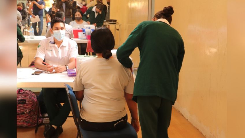 Cajeme: Inicia jornada de aplicación de refuerzo Covid-19 a docentes