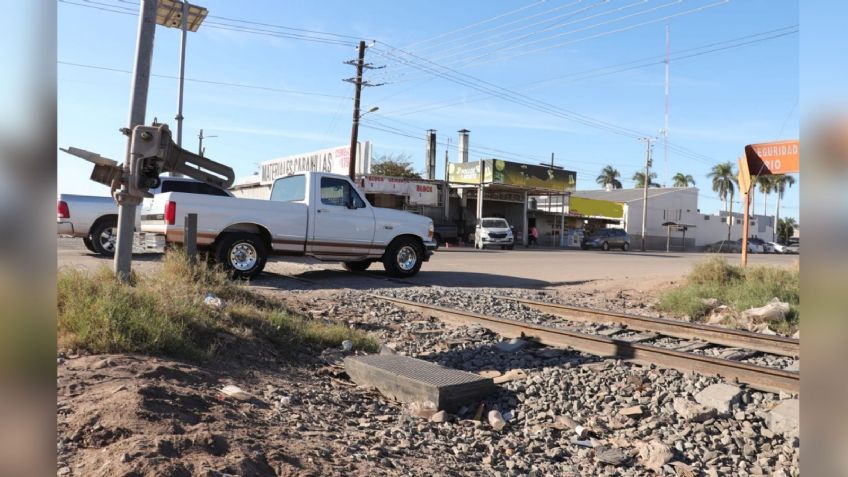 Crucero de la calle Norte y calle Ferrocarril, una continua tortura en Ciudad Obregón