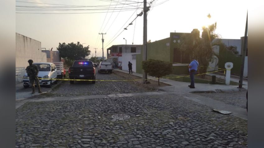 Comandante de la Policía Municipal es asesinado a balazos al interior de una tienda de abarrotes