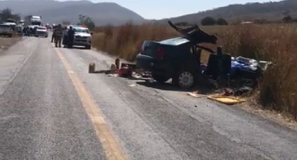 Tragedia: Un hombre y un bebé de un año mueren tras brutal colisión en carretera de Jalisco