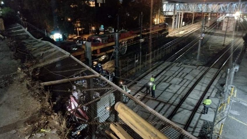 ¡De no creerse! Camioneta cae a vías del Tren Suburbano en Edomex y autoridades se movilizan