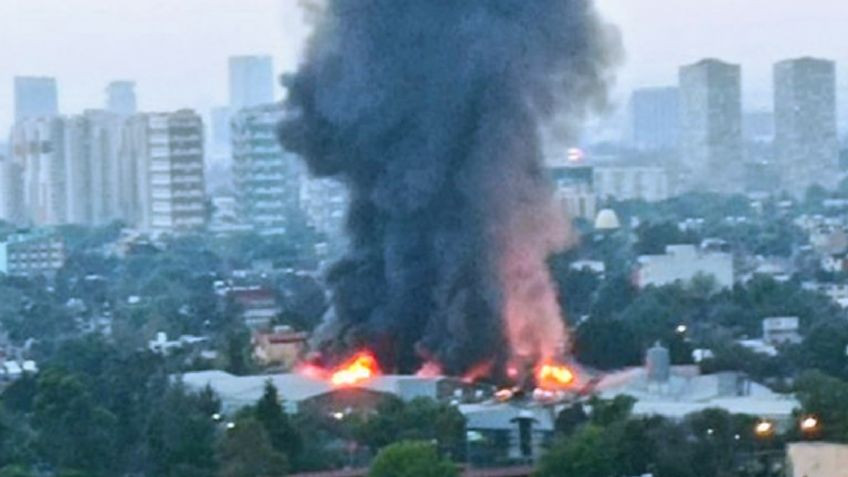 VIDEO: Se registra fuerte incendio en fábrica de bicicletas de la Ciudad de México