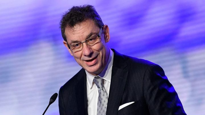 Covid-19: El CEO de Pfizer apunta a una vacuna anual y descarta el uso de refuerzos mensuales