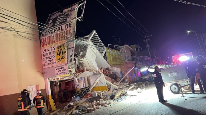 Explosión de tanque de gas provoca derrumbe de inmueble; reportan un muerto y 3 desaparecidos