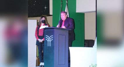 Se gradúan de la Universidad; Sergio García, director general de TRIBUNA ofrece discurso