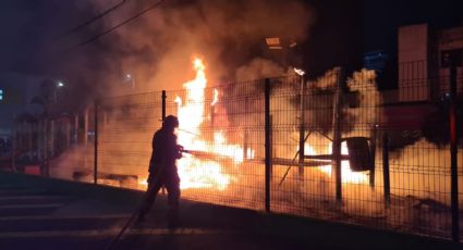 Terror en CDMX: En minutos, zona de juegos infantiles se incendia y Bomberos se movilizan