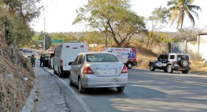 Pareja es ejecutada a balazos al transitar a bordo de su automóvil en Morelos