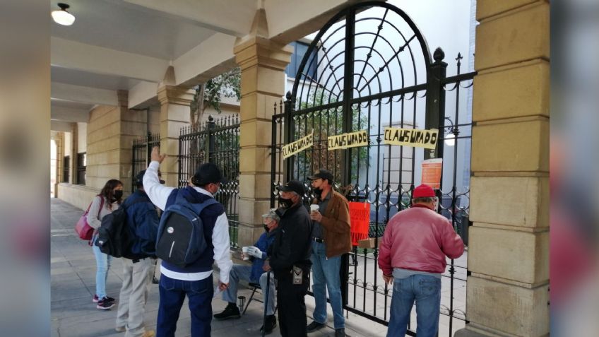 Hermosillo: Ayuntamiento y pensionados siguen sin llegar a acuerdos; Palacio Municipal sigue clausurado