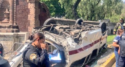 Fuerte Accidente en CDMX: Combi se vuelca sobre Insurgentes Norte y deja 14 heridos