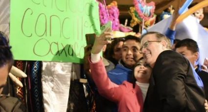 Con bombo y platillo: Mariachis sorprenden a Marcelo Ebrard en Palacio Nacional; esta es la razón