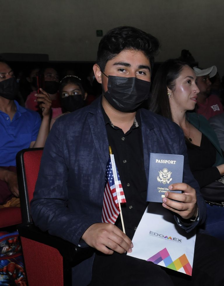 Entrega de pasaportes en el Estado de México