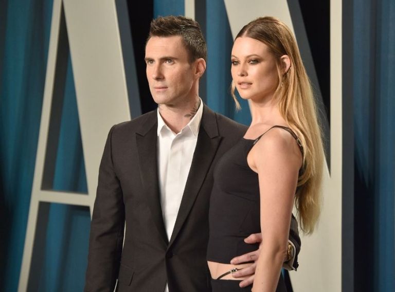 Adam Levine y su esposa