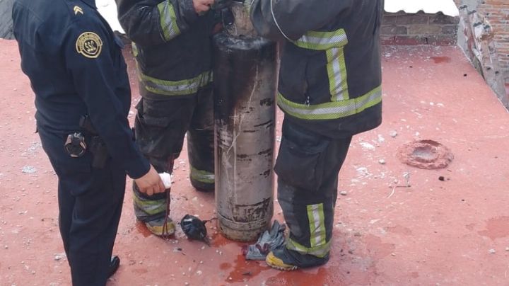 Fuga en tanque de gas provoca incendio en Iztapalapa; Evacúan a más de 50 personas