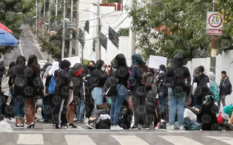 Manifestación en CCH Sur