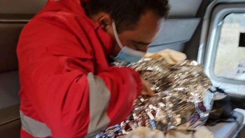 Joven de 22 años da a luz en ambulancia de Empalme; paramédicos de la Cruz Roja la atienden