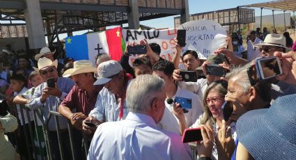 FOTOS: Sonorenses reciben a AMLO con manifestaciones en Belém; piden soluciones