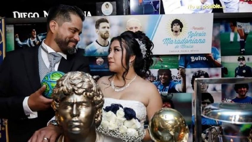 Con la bendición de Maradona, pareja es la primera casarse en iglesia del argentino en Puebla